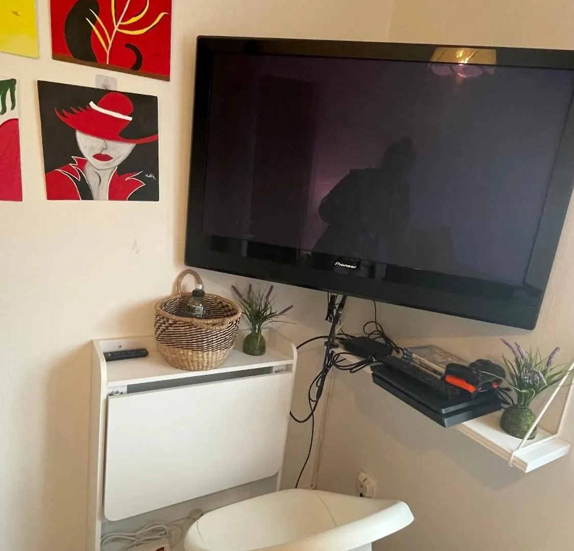 Independent Cozy Apartment In Husby Stockholm